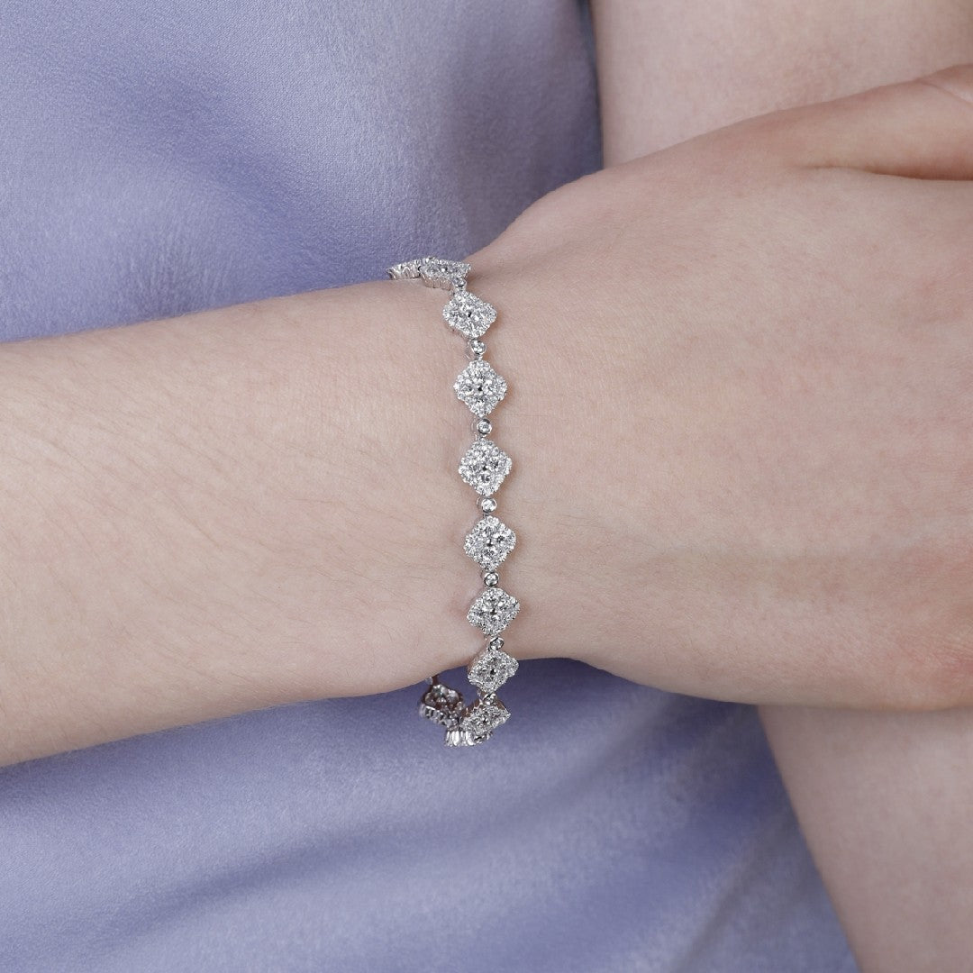 Certified 0.5ct Moissanite Diamond Four Leaf Clover Bracelet | Silver  fashion, Diamond cuts, Womens jewelry bracelets